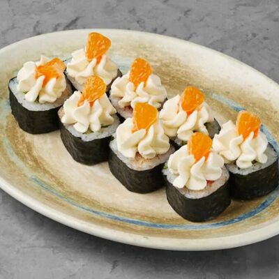 Ролл с лососем, креветкой и мандарином в Terra по цене 26 р.