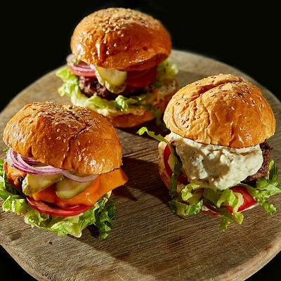 3 Бургера в Двор Помидор по цене 1099