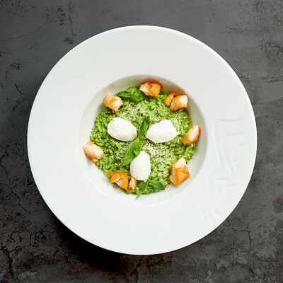 Ризотто с семгой и шпинатом в Остерия Il Massimo по цене 990 ₽