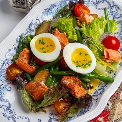 Нисуаз с лососем в Шари Вари Чайхана по цене 960 ₽