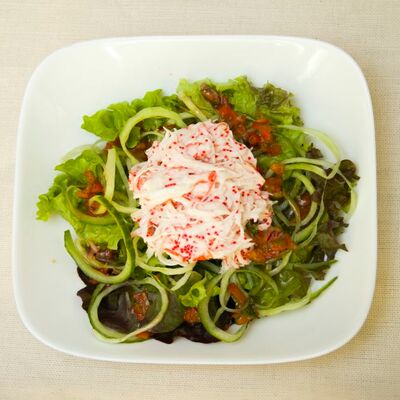 Салат с крабом в Цунами по цене 385 ₽