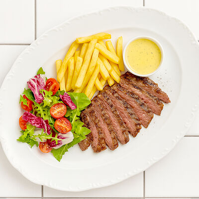 Тальята ди манзо на гриле с картошкой фри и соусом беарнез в R14 по цене 2820 ₽