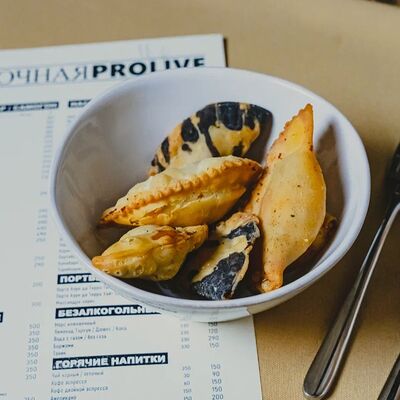 Посикунчики (мини чебуреки) в Рюмочная Prolive по цене 570 ₽