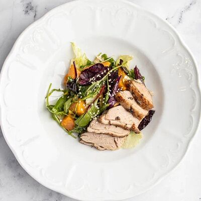 Салат с уткой и бататом в Патис по цене 759 ₽