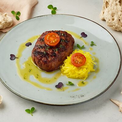 Миньон с маринованной капустой и соусом демиглас в Территория вкуса Novelty по цене 3200 ₽