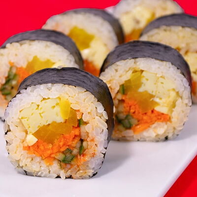 Кимпаб с овощами в Камикадзе по цене 375 ₽
