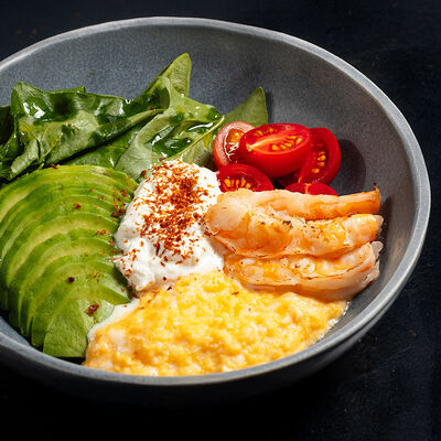 Тигровые креветки, скрембл, авокадо, томаты черри, страчателла в Branch по цене 1040 ₽