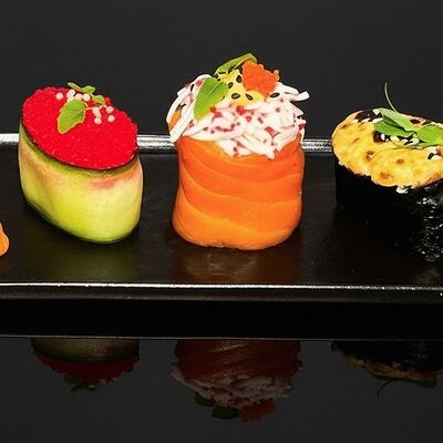 Суши сет 1 в Бейкер суши по цене 1299 ₽