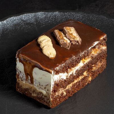 Торт Сникерс в Плов & Лагман по цене 355 ₽