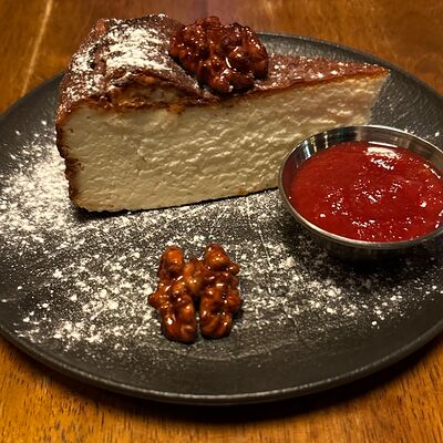 Домашний чизкейк в John Gilroys по цене 590 ₽