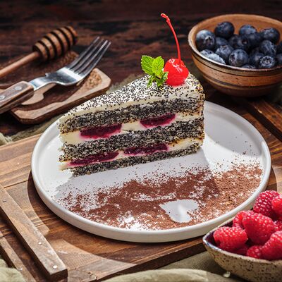 Торт Маковый с вишней в Пельмения по цене 684 ₽