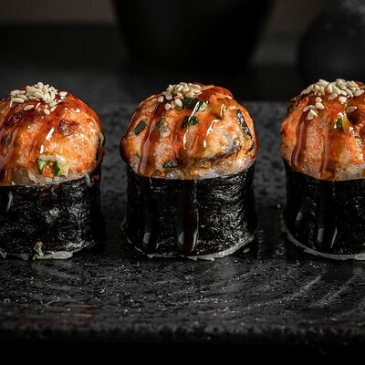 Ролл Запеченный с угрем в Качуко по цене 530 ₽