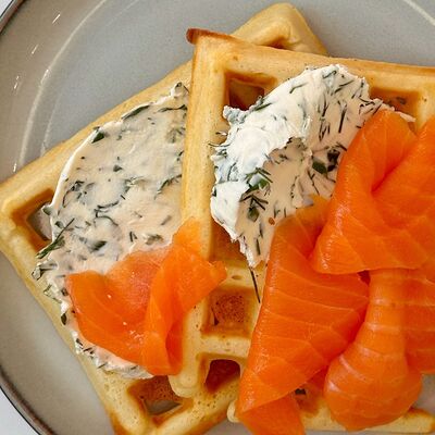 Вафли с форелью в Дайнер Панкейк Хаус по цене 750 ₽