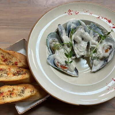 Мидии в соусе блю чизв Лес и лис по цене 999 ₽