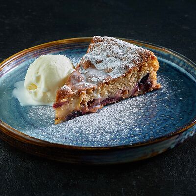 Фруктовый пирог в Баклажан в ТЦ 