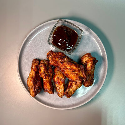 Крылышки с соусом на выбор в Парнас по цене 480 ₽