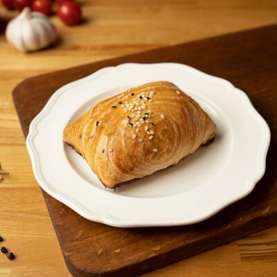 Самса куриная в Cююмбике по цене 149 ₽