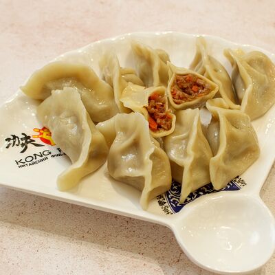 Цзяоцзы с говядиной и морковью в Kong Fu по цене 520 ₽