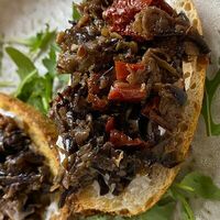 С печёным баклажаном и вялеными томатами в La Costa