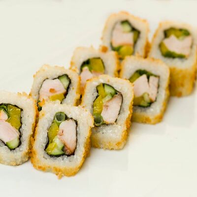 Ролл Волна жареный в Цунами по цене 370 ₽