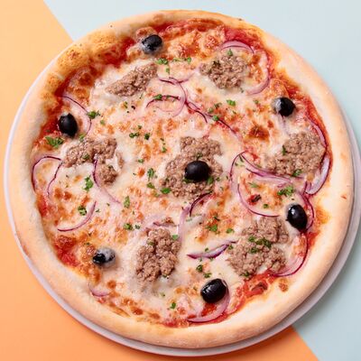 Пицца с тунцом в Папи бар по цене 950 ₽