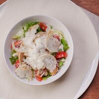 Цезарь с креветкой в STRAGUSTO