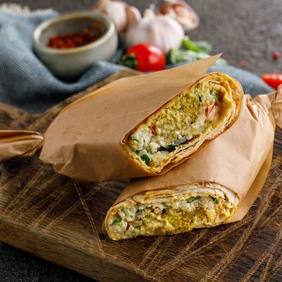 Шаверма с фалафелем в Пряности & Радости на Васильевском по цене 450