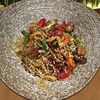 Лапша со свининой и овощами в соусе терияки в Friends cafe and bar по цене 580