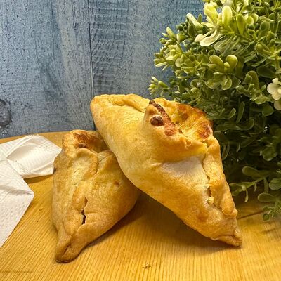 Бездрожжевой пирожок с сыром в МакоФФка Вкуса по цене 88 ₽