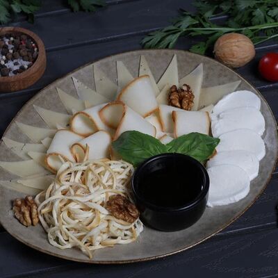 Ассорти сыров Кавказав Да хинкали! по цене 670 ₽