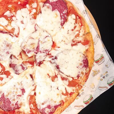 Пицца пепперони в Izmir по цене 380 ₽