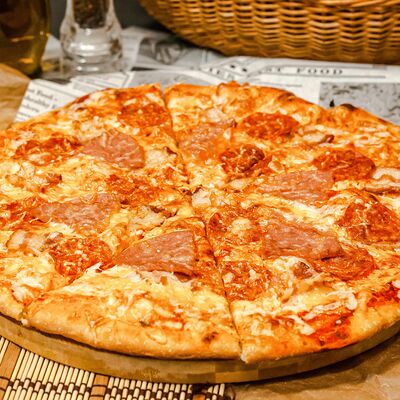 Пицца Мясная в Гвозди по цене 900 ₽