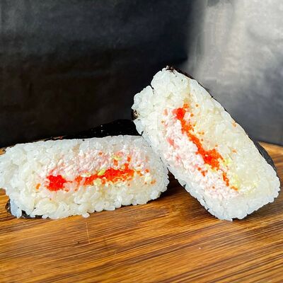 Онигири с крабом в ГансРолл по цене 235 ₽