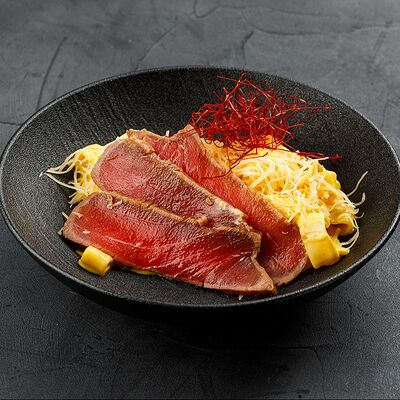 Паста с тунцом татаки и пикантным манго соусом в Brooklyn Bowl по цене 699 ₽