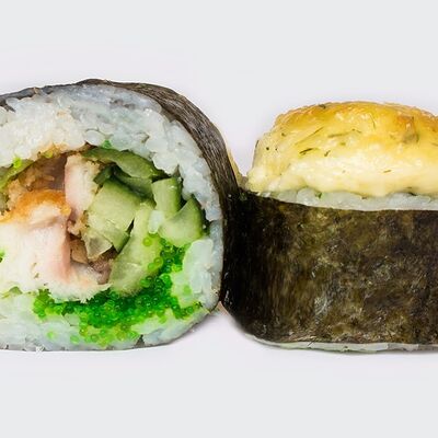 Запеченный ролл Победы в Суши кинг по цене 400 ₽