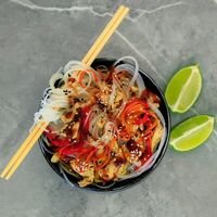 Фунчоза с курицей в Лапша & Крылья
