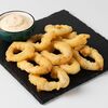 Кольца кальмара с соусом 9 шт в Hungry Wolf Bar по цене 575