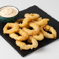 Кольца кальмара с соусом 9 шт в Hungry Wolf Bar