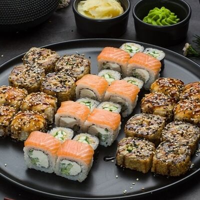 Сет На лайте в Omakase Yoshitake Sushi по цене 3780 ₽