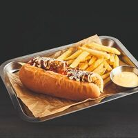 Хот-дог с тунцом в Gellert Bar