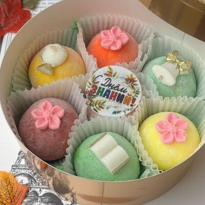 Моти ассорти 1 сентября в Кондитерская КонфеткаПитер по цене 1890 ₽