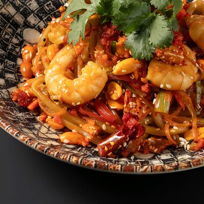 Лапша с креветкой в Half of You по цене 750 ₽