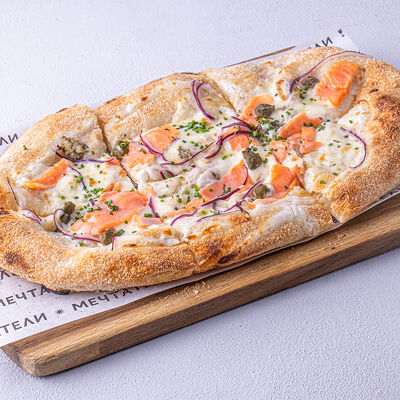 Пицца Лосось и каперсы в Мечтатели по цене 710 ₽
