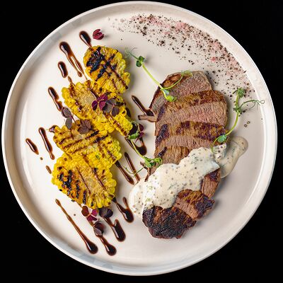 Конина на гриле с запеченными корнеплодами в Вирид ярд по цене 1548 ₽