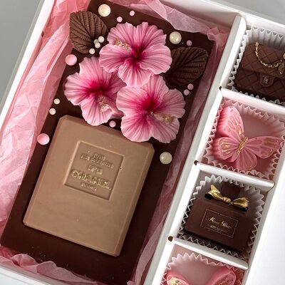 Шоколадный набор с кофетами в Berry sweets по цене 2400 ₽