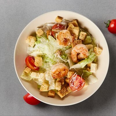 Салат Цезарь с креветками в Корица по цене 470 ₽