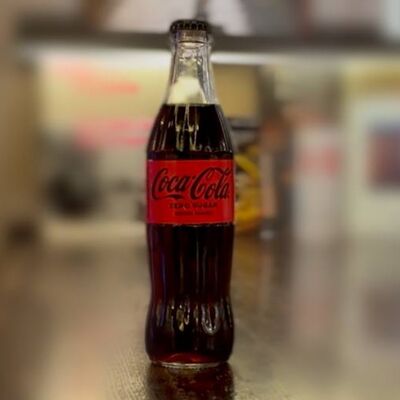Coca-Cola Zero в стеклянной бутылке в Пиццерия Фетучини по цене 370 ₽