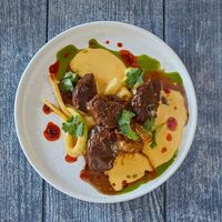 Щечки с кимчи и сырным соусом в Is Ku Sushi Ramen Bar