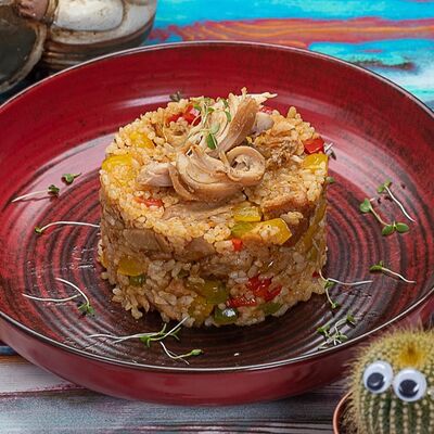 Жареный рис с курицей в Burritos по цене 450 ₽