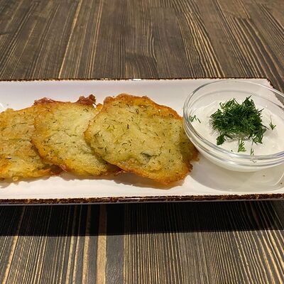 Драники со сметаной в Винъярд по цене 320 ₽